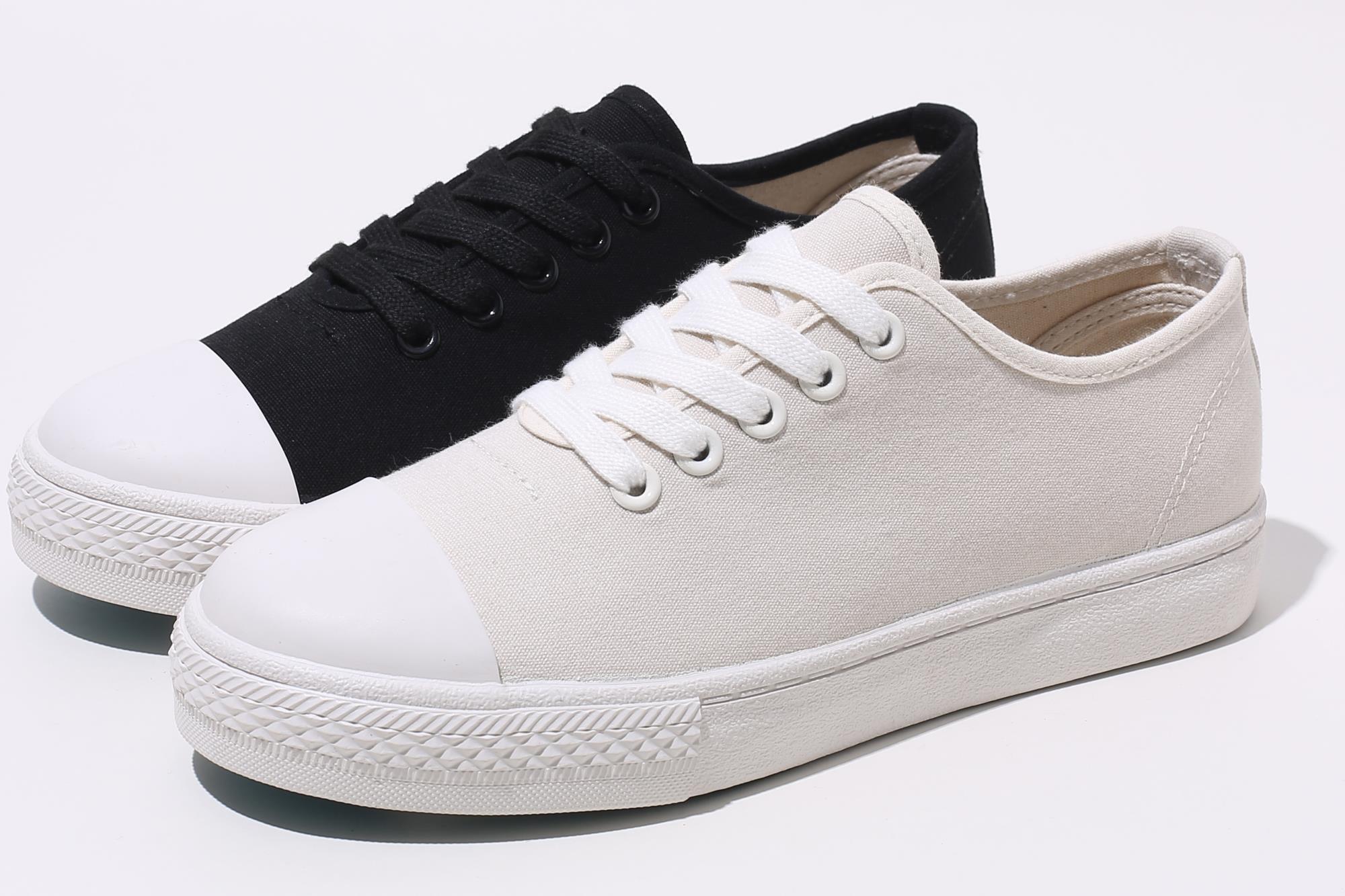 wholesale high quality black and white shoes flat canvas shoes for woman 