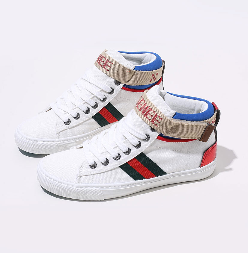 women-canvas shoes